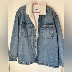 Used excellent condition. Size L women’s. Old navy fur lined denim jacket.